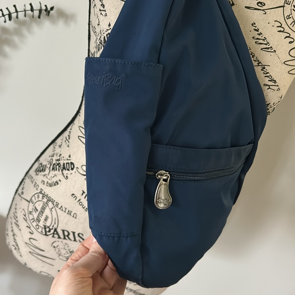 AmeriBag Navy Healthy Back Carry All Sling Bag - Picture 2 of 9